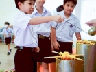 กิจกรรมหล่อเทียน เนื่องในวันอาสาฬหบูชาและวันเข้าพรรษา ประจำป ... Image 277